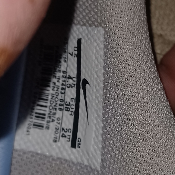 Nike Skate Shoes - Picture 3 of 3